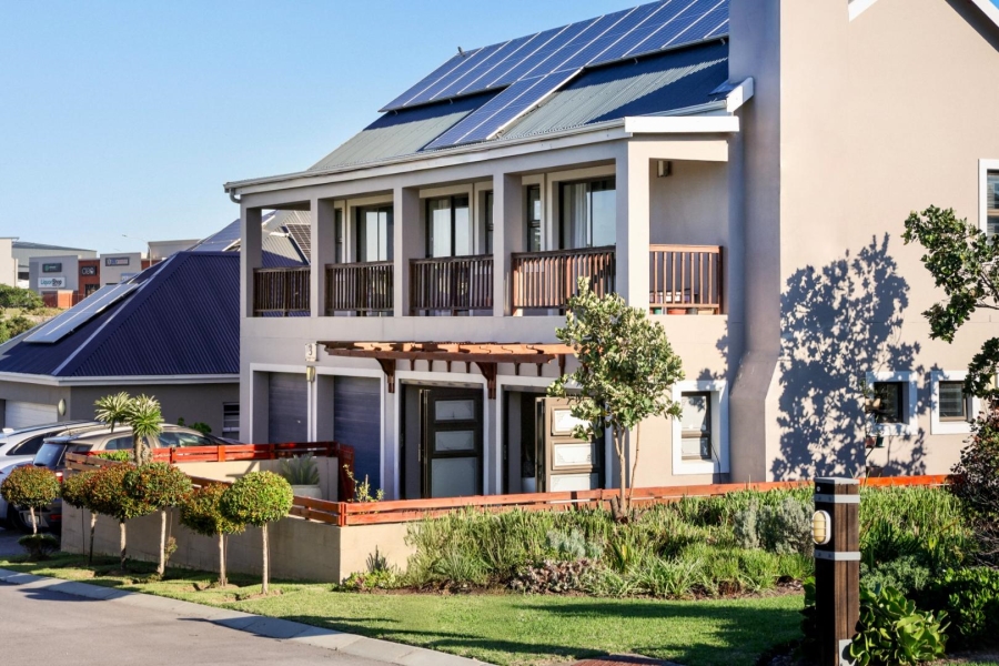 3 Bedroom Property for Sale in Kraaibosch Western Cape